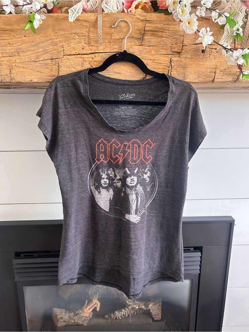 AC/DC Women's Short Sleeve Graphic Tee - Distressed Charcoal